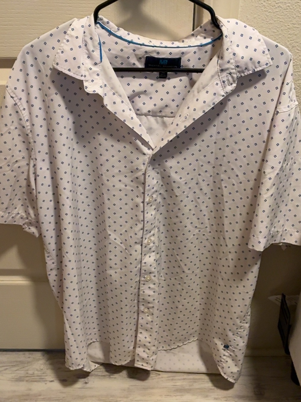 Men's White Short-Sleeve Button-Up Shirt with Blue Geo Print